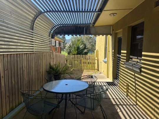 Tamworth Furnished Accommodation - West Tamworth - Photo 1