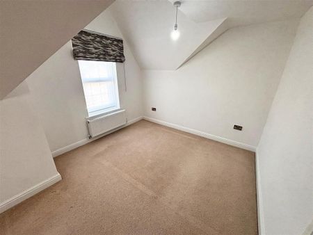 5 bedroom semi-detached house to rent - Photo 3