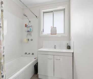 Light-Filled Home in the Heart of Clarendon Vale - Photo 6
