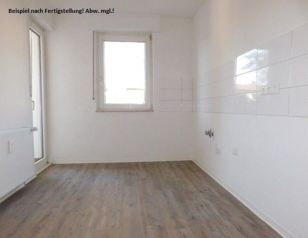 Sehr schöne und großzügig geschnittene 3-Zimmer-Wohnung im 2.OG. saniert mit Balkon in zentraler Lage... - Photo 1