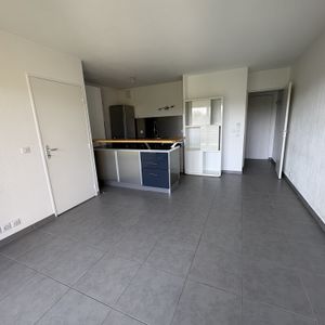 Location Appartement 2 pièces 45m² AIX EN PROVENCE 90ème - Photo 3