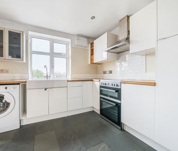 3 bedroom semi-detached house to rent - Photo 6