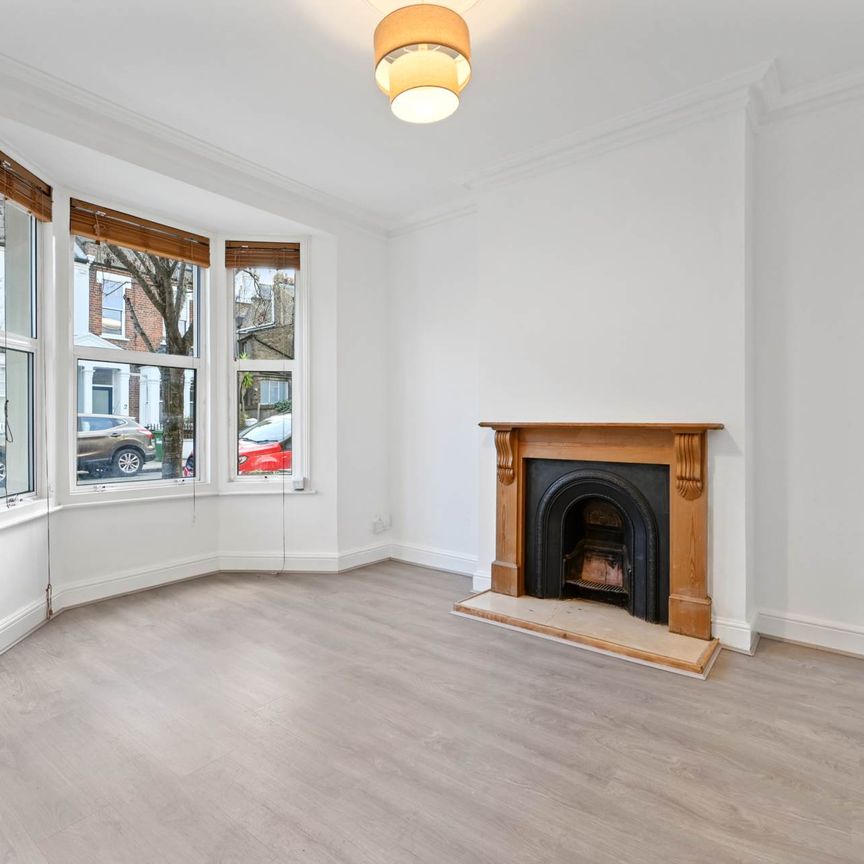 Price £923 pw - Available 15/12/2025 - Unfurnished - Photo 1