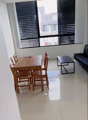 1 bed 1 bath*504 - Photo 2