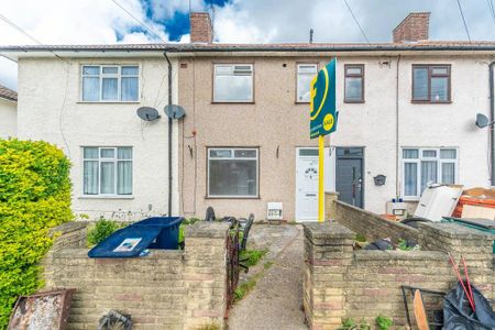 3 bedroom terraced house to rent - Photo 3