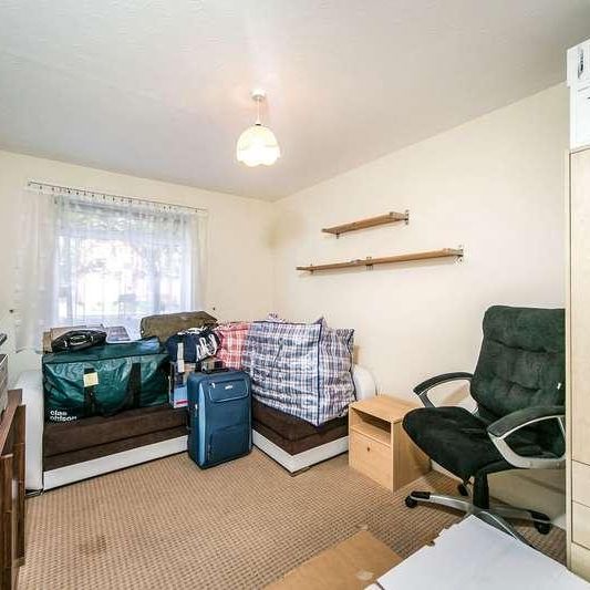 Valerie Court, Bath Road, Reading, RG1 - Photo 1