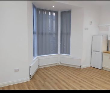 1 Bed Flat, Rufford Road, L6 - Photo 1