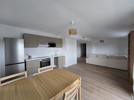 Location Appartement 4 pièces 94m² TALENCE 33400 - Photo 3