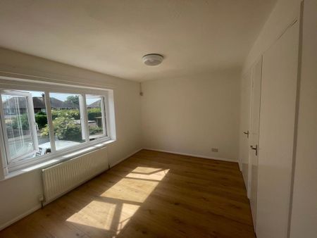 4 bedroom detached house to rent - Photo 4