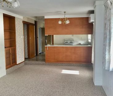 2 Bedroom Granny Flat in Mangere Bridge! - Photo 2