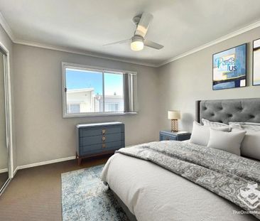 Modern Brightwater Townhouse - Photo 3