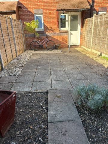 1 Bed Terraced House, Tintern Grove, SO15 - Photo 3