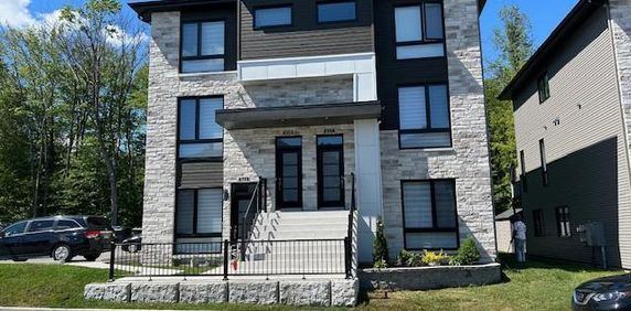 StJérome, magnifique 51/2 sur 2 étages à louer - Photo 2