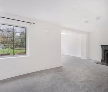 A detached four bedroom house situated within the Village of South ... - Photo 3