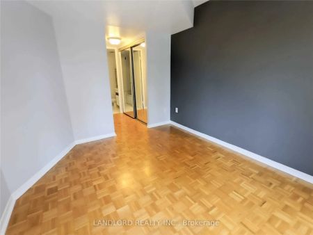 1001 Bay Street #907 - Photo 3