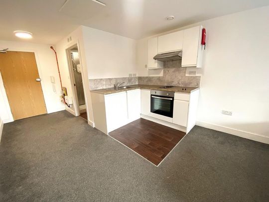 Studio to rent - Photo 1