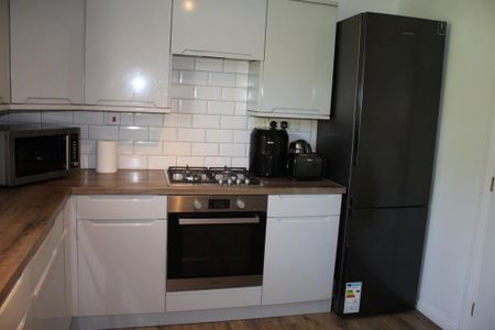 3 bedroom terraced house to rent - Photo 4