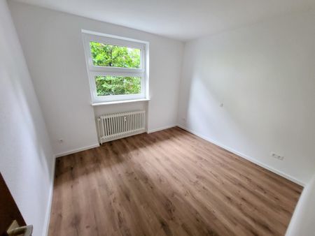 Erstbezug nach Sanierung in Nähe Wakenitz: 1,5-Zi.-Wohnung mit Balkon in HL-St. ... - Photo 3