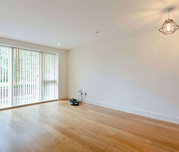 An excellent two bedroom, two bathroom apartment - Photo 5