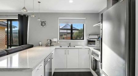 4 Bedroom Home for Rent – Oxford Township - Photo 2