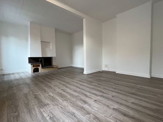 Location bureaux 3 pièces, 75.63m², Saint-Denis - Photo 1