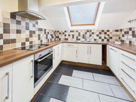 2 bedroom apartment to rent - Photo 4