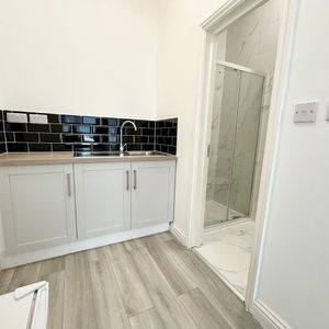 Studio Flat, Beulah Road, CR7 - Photo 2