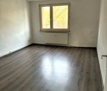 Sehr schön geschnittene 3 Zimmer Wohnung mit Balkon in Gelsenkirche... - Foto 1