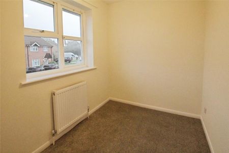 3 bedroom end of terrace house to rent - Photo 3