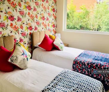 3 bedroom terraced house to rent - Photo 6