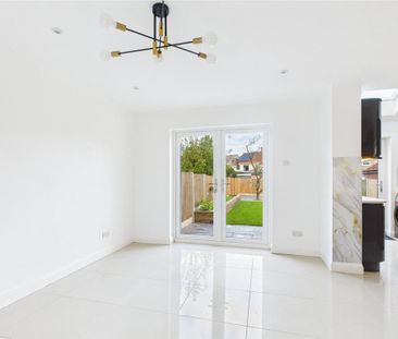 3 bedroom semi-detached house to rent - Photo 3