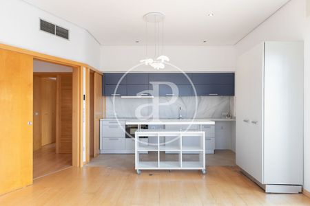 Apartment for rent on Avinguda Diagonal - Photo 2