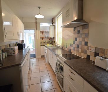 3 bedroom terraced house to rent - Photo 3