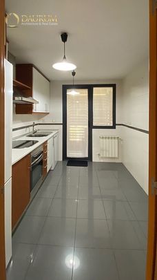 Piso de alquiler en De Los Quiñones, Ensanche - Photo 1