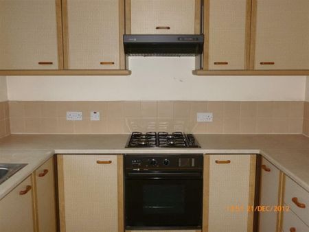 3 Bedroom Semi-Detached to Rent in Ashton - Photo 5