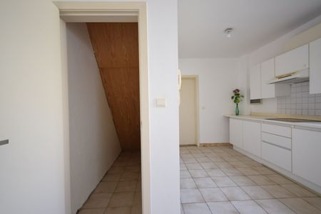 GELIJKVLOERS EENSLAAPKAMER APPARTEMENT - Photo 2