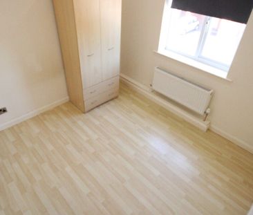 Delph Court, Woodhouse, Leeds, LS6 2HL - Photo 6