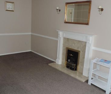 3 bedroom end of terrace house to rent - Photo 2