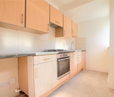 3 bedroom end of terrace house to rent - Photo 6