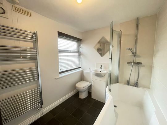 2 bedroom End Terraced House to let - Photo 1