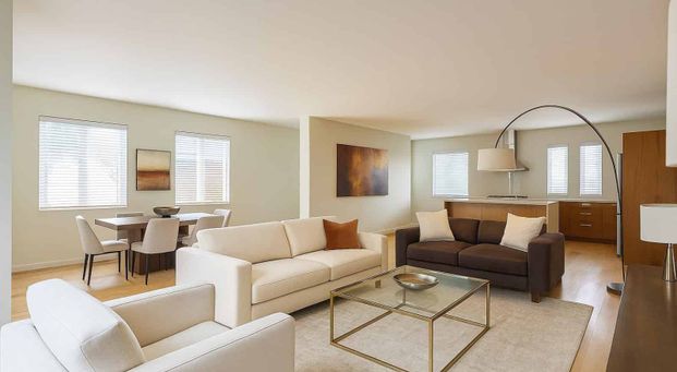 Spacious and low maintenance - Photo 1