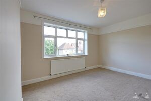 2 BEDROOM House - Semi-Detached - Photo 4