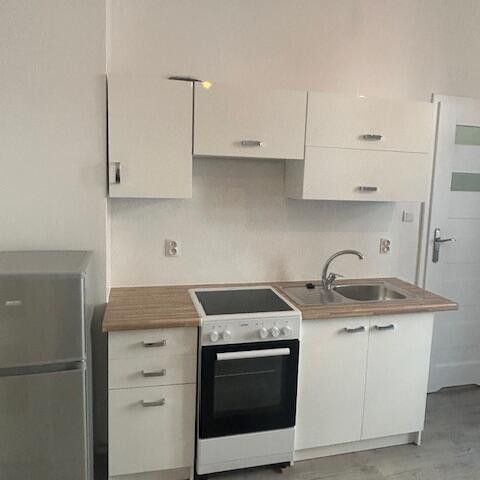 Bezczynszowa kawalerka pod wynajem - Zdjęcie 1