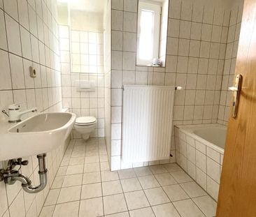 Frisch renoviert, hereinspaziert! 3R-Wohnung ab Juni 2024 mit Balkon, bezugsfrei - Photo 1