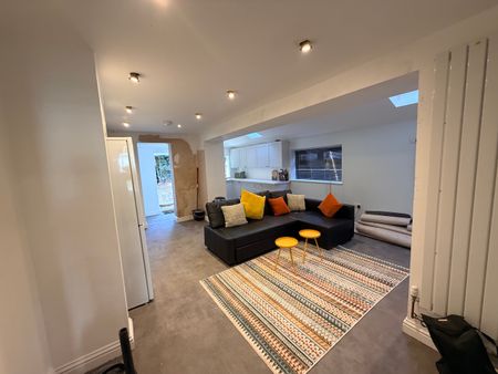 6 bedroom house - Photo 3