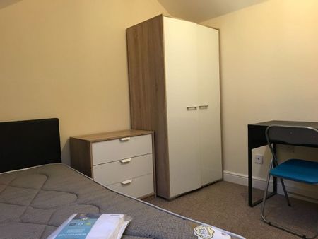 6 Bed - St Andrews Street â€“ 6 Bed - Photo 2