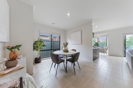 63 Park Orchard Drive, Pakenham VIC 3810 - House For Rent | Domain - Photo 4