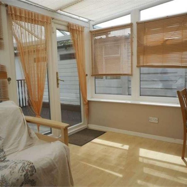 Clare Road, Staines-upon-thames, TW19 - Photo 1