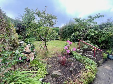 29 Warren Rise, S18 - Photo 2