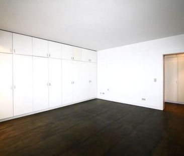 Beau duplex de 192m² situé quartier Louise. - Photo 3